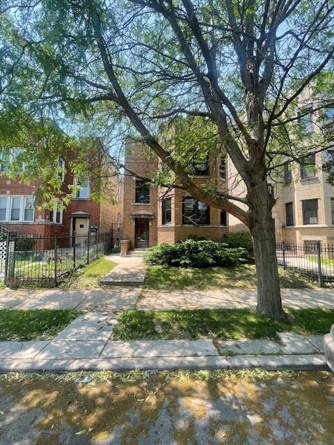property at 5444 N Kimball Ave