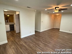 5222 E Rolling Ridge Dr in San Antonio, TX - Building Photo - Building Photo