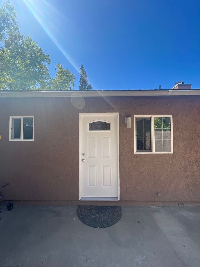 property at 413 N Macneil St