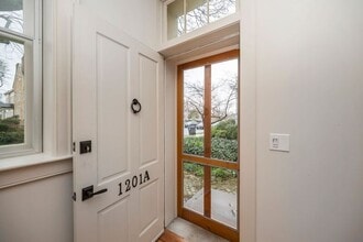 1201 Princess Anne St in Fredericksburg, VA - Building Photo - Building Photo