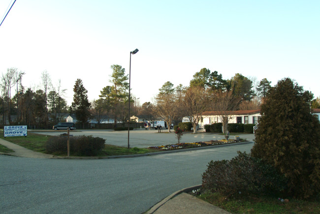 Windy Hills in Williamsburg, VA - Foto de edificio - Building Photo