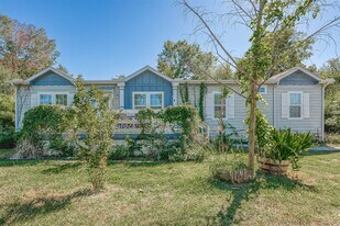 20547 S Post Oak Blvd in Fresno, TX - Building Photo