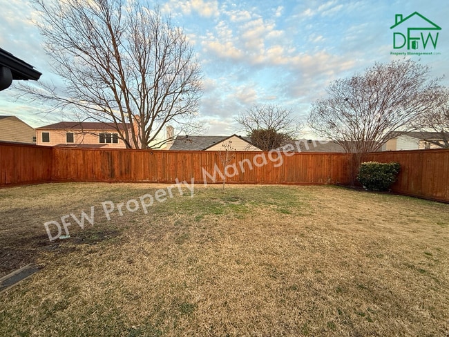 7012 Bernadine St in Watauga, TX - Building Photo - Building Photo