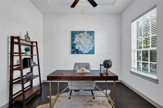 8886 Ice House Dr in North Richland Hills, TX - Foto de edificio - Building Photo