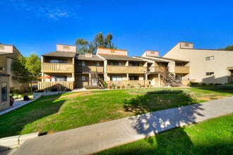 Highlander Park in Riverside, CA - Foto de edificio - Building Photo