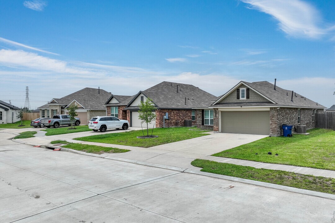 Pearlbrook by CastleRock Communities in Texas City, TX - Building Photo