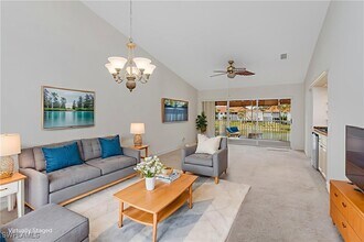 655 Luisa Ln in Naples, FL - Building Photo - Building Photo