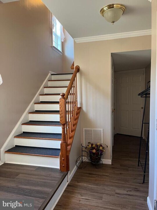 199 Rumbling Rock Rd in Hedgesville, WV - Building Photo