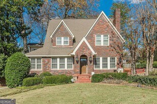 1957 Walker Ave in Atlanta, GA - Building Photo