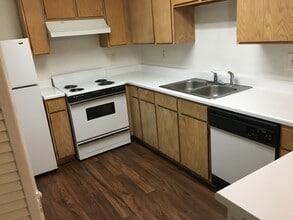 Villas Of Sunnyside - 40 + Senior Living in Beaumont, TX - Building Photo - Building Photo