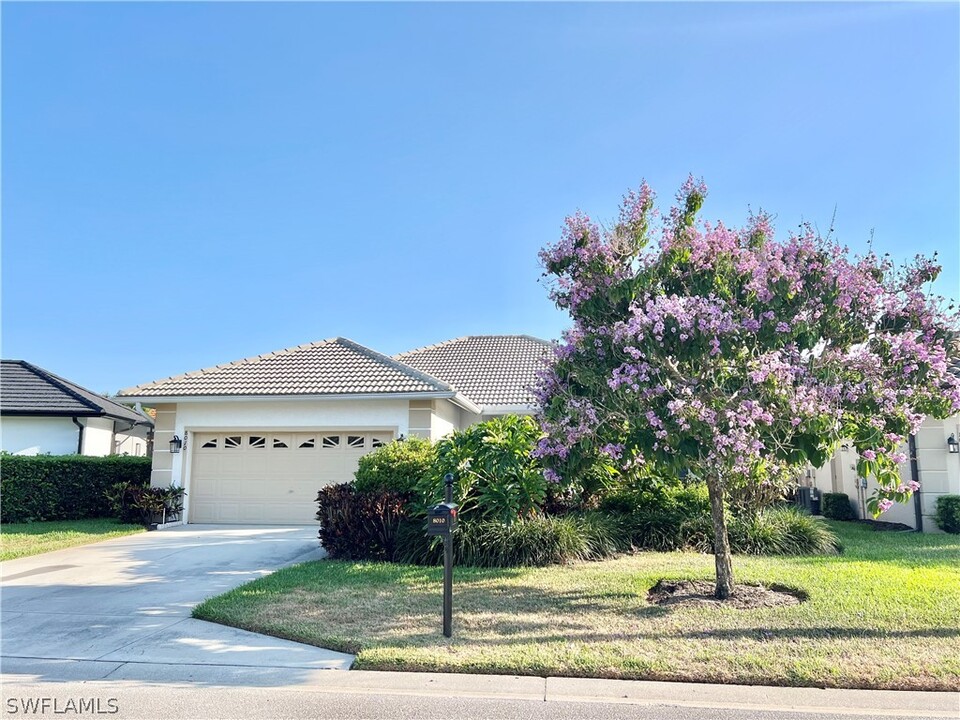 8010 Belmont Ct in Naples, FL - Building Photo