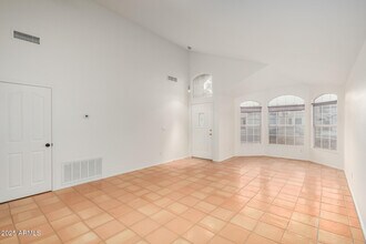 1093 W Myrna Ln in Tempe, AZ - Building Photo - Building Photo