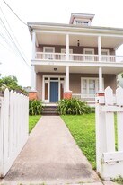 3012 Avenue O 1/2 in Galveston, TX - Building Photo