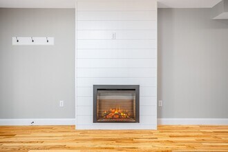 33 Milton St in Fitchburg, MA - Building Photo - Building Photo