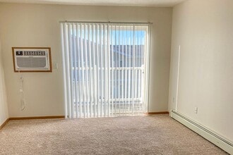 Country Club Estates in Osceola, IA - Foto de edificio - Building Photo