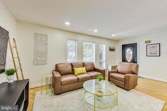 4814 Hampden Ln in Bethesda, MD - Building Photo - Building Photo