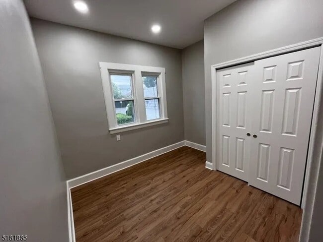 339 Valley Brook Ave, Unit 1E in Lyndhurst, NJ - Building Photo - Building Photo