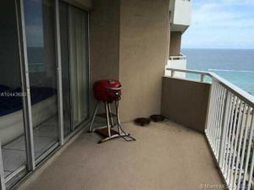 1980 S Ocean Dr-Unit -11L in Hallandale Beach, FL - Building Photo