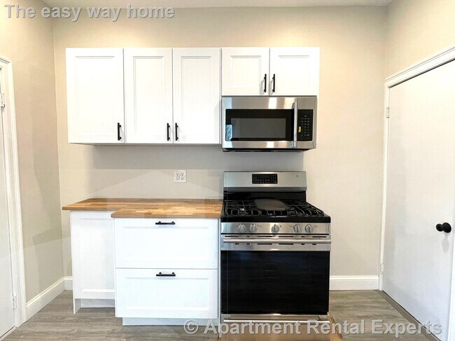 26 Kenwood St, Unit #1 in Cambridge, MA - Foto de edificio - Building Photo