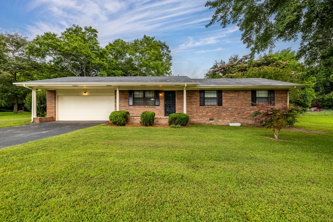 11635 Jenkins Rd in Soddy Daisy, TN - Building Photo - Building Photo