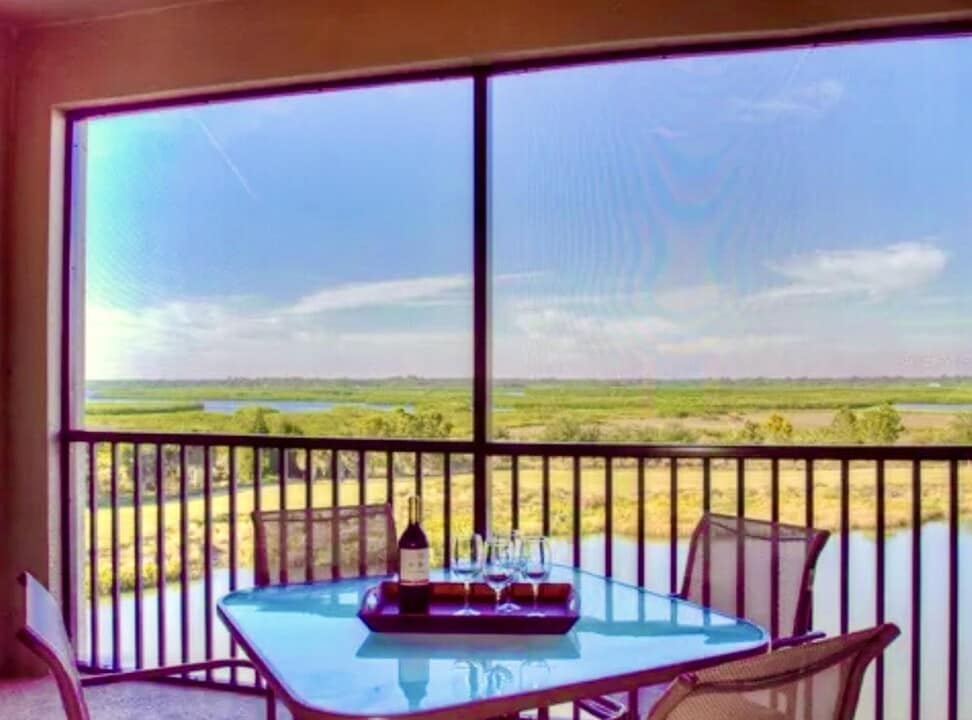 7005 River Hammock Dr, Unit 404 in Bradenton, FL - Building Photo