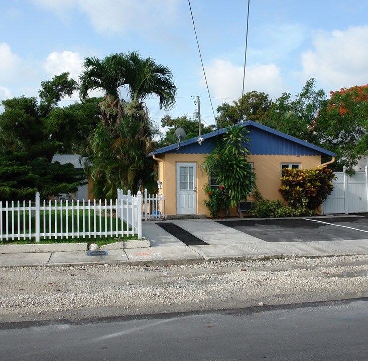 800 SW 2nd St in Fort Lauderdale, FL - Building Photo