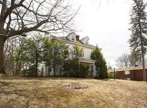 267 South St in Pittsfield, MA - Foto de edificio - Building Photo