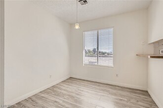 716 Pensacola Ln-Unit -3 in Las Vegas, NV - Foto de edificio - Building Photo