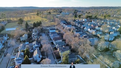 11 Flint Rd, Unit 1 in Watertown, MA - Foto de edificio - Building Photo