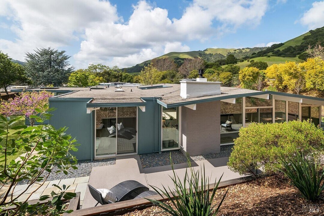 315 Mt Shasta Dr in San Rafael, CA - Building Photo
