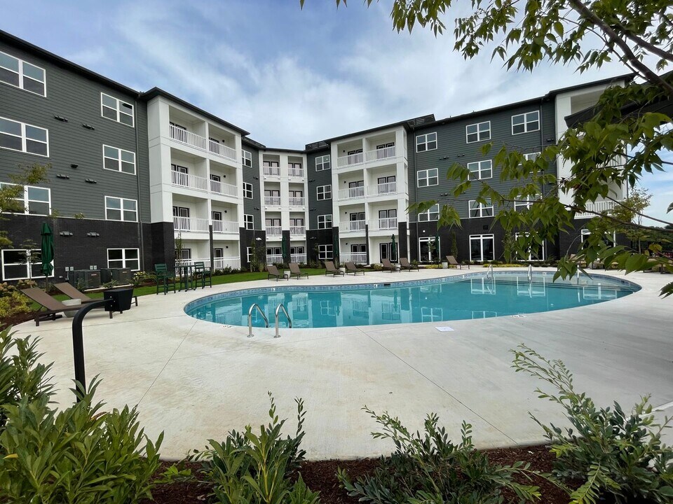 1540 Lebanon Pike in Nashville, TN - Building Photo