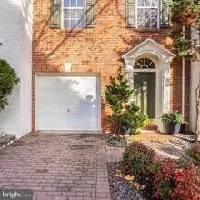 5006 Grimm Dr in Alexandria, VA - Building Photo - Building Photo