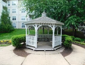 4550 Strutfield Ln, Unit 2205 in Alexandria, VA - Building Photo - Building Photo
