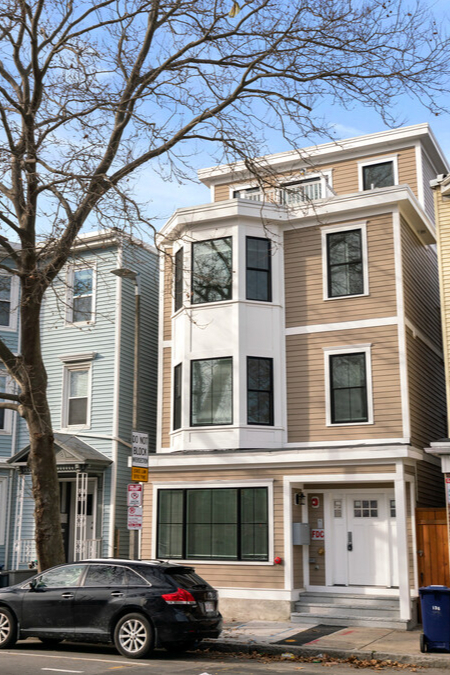 134 Chelsea St in Boston, MA - Building Photo