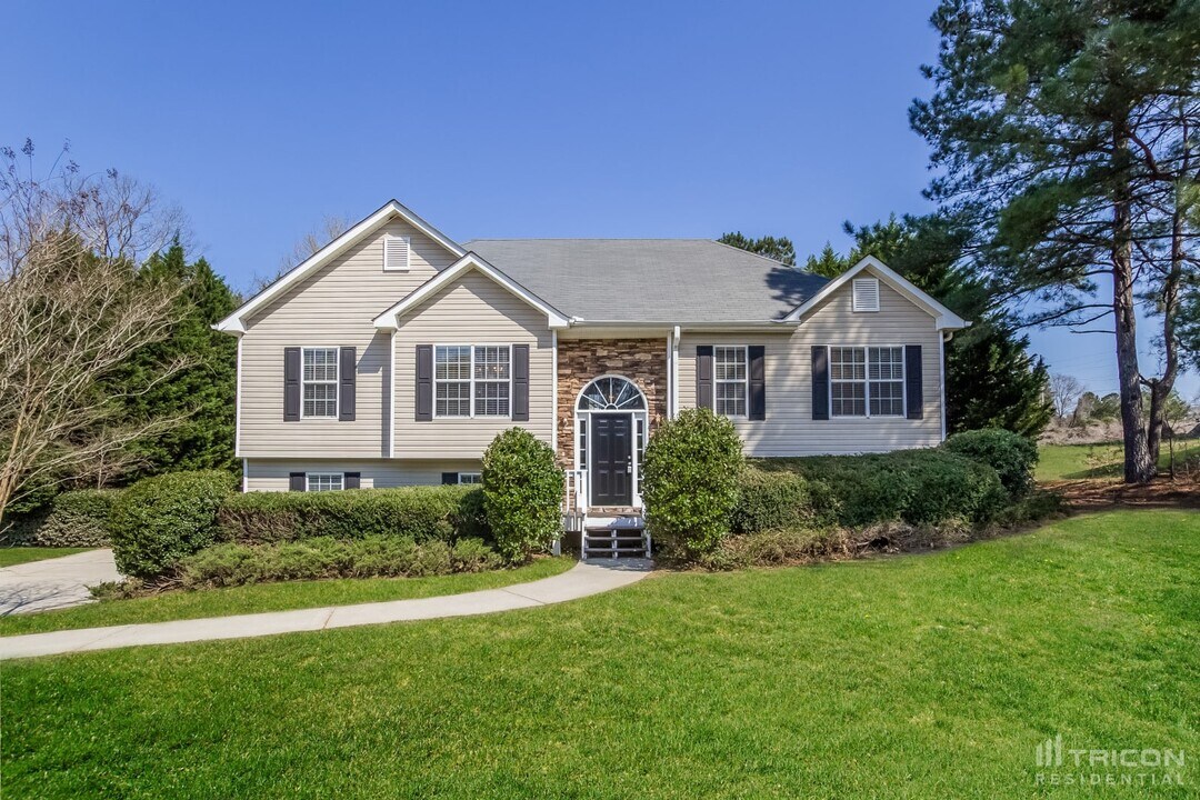 3180 Willow Park Dr NE in Dacula, GA - Building Photo