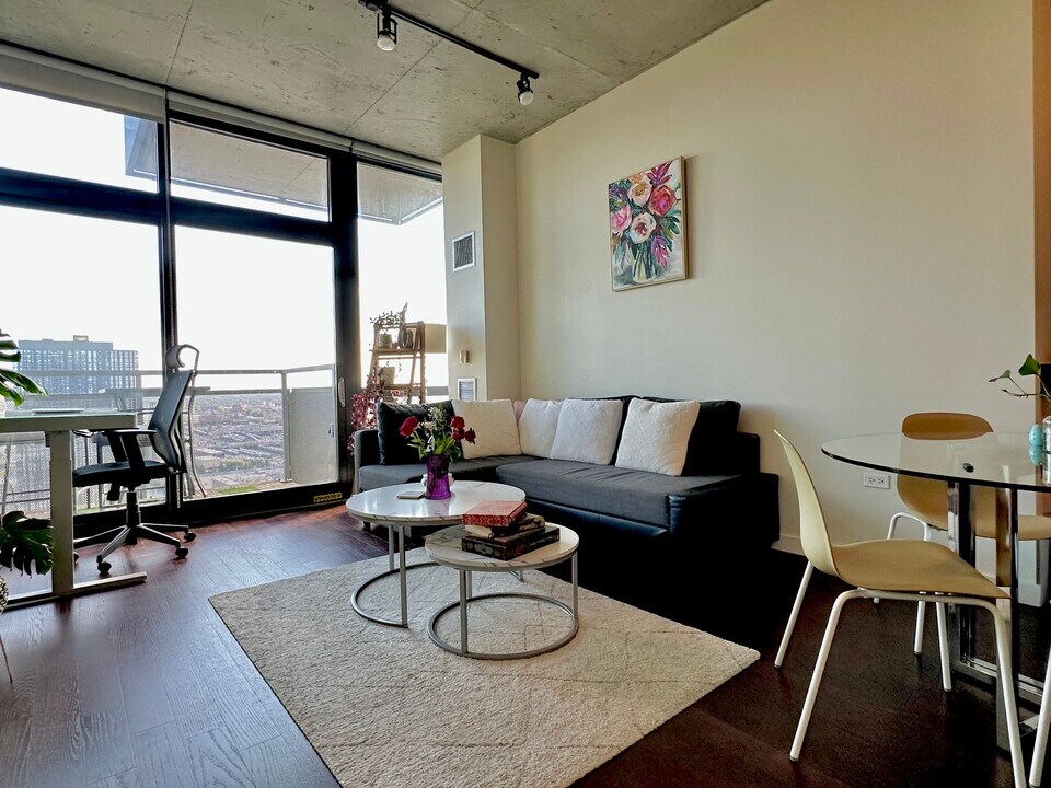 235 W Van Buren St, Unit #3310 in Chicago, IL - Building Photo