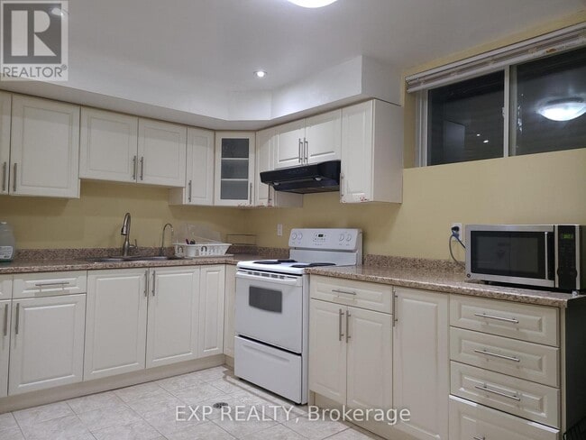 property at 12 Peer Dr