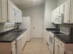 1350 Sterling Point Pl in Gulf Breeze, FL - Building Photo - Building Photo