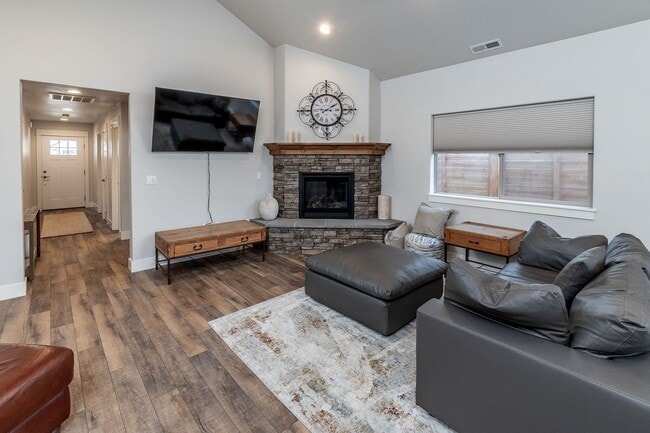 20599 Rolen Ave in Bend, OR - Building Photo - Building Photo