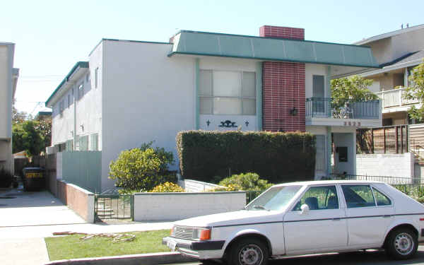 3623 Clarington Ave in Los Angeles, CA - Building Photo - Building Photo