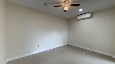 3980 Cedar St in Riverside, CA - Building Photo - Building Photo