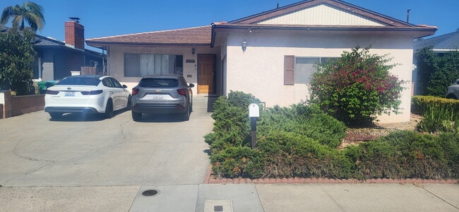 property at 4605 Seminole Dr