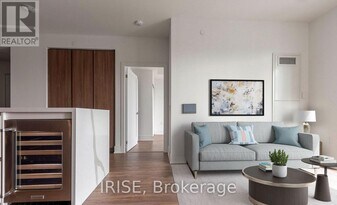1 Hillsdale Ave W in Toronto, ON - Building Photo