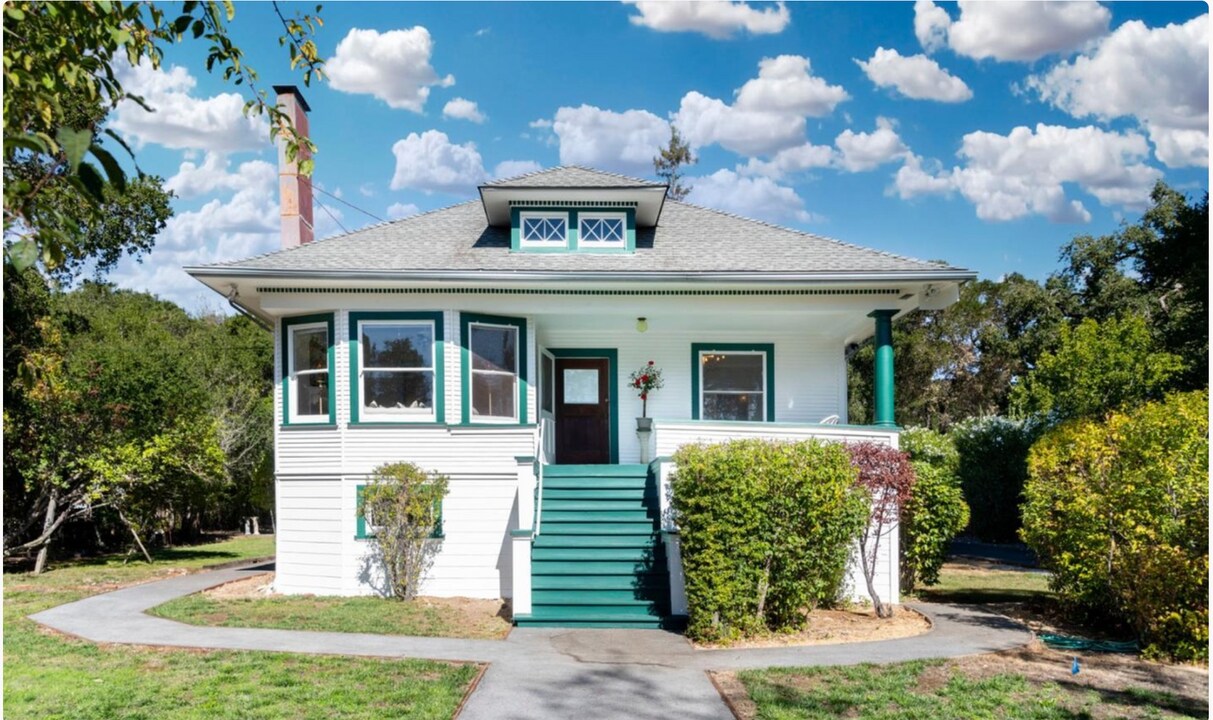 3190 Woodside Rd, Unit ADUCondo / Apartment Unit in Woodside, CA - Building Photo