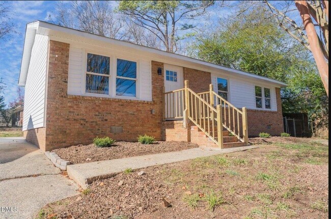 2204 Emerson Pl in Durham, NC - Building Photo - Building Photo