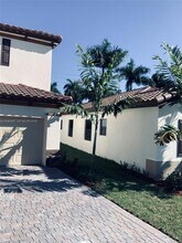157 NE 27th Terrace in Homestead, FL - Foto de edificio - Building Photo
