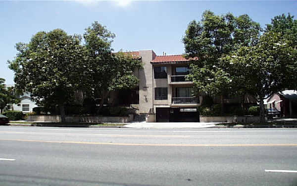 14247 Riverside Dr in Sherman Oaks, CA - Building Photo - Building Photo