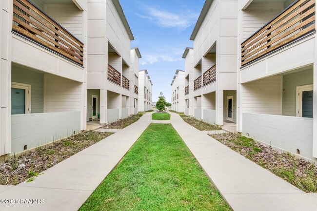 118 Gadwall Dr in Youngsville, LA - Foto de edificio - Building Photo