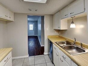 20113 Burle Oak Dr in Humble, TX - Foto de edificio - Building Photo