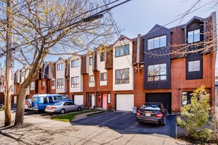 2340 Saint-Charles St in Montréal, QC - Building Photo
